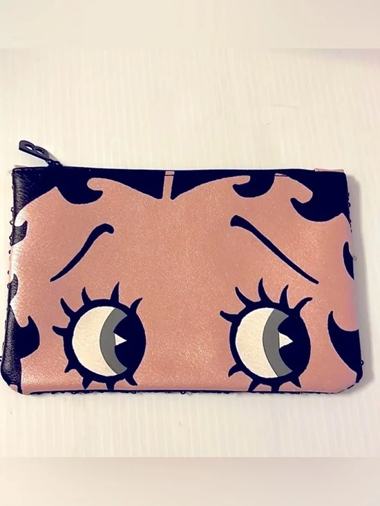 Betty Boop Black and Pink Heart Zip Pull Pouch - Picture 4 of 9